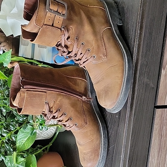 Clarks Boot - Picture 4 of 11